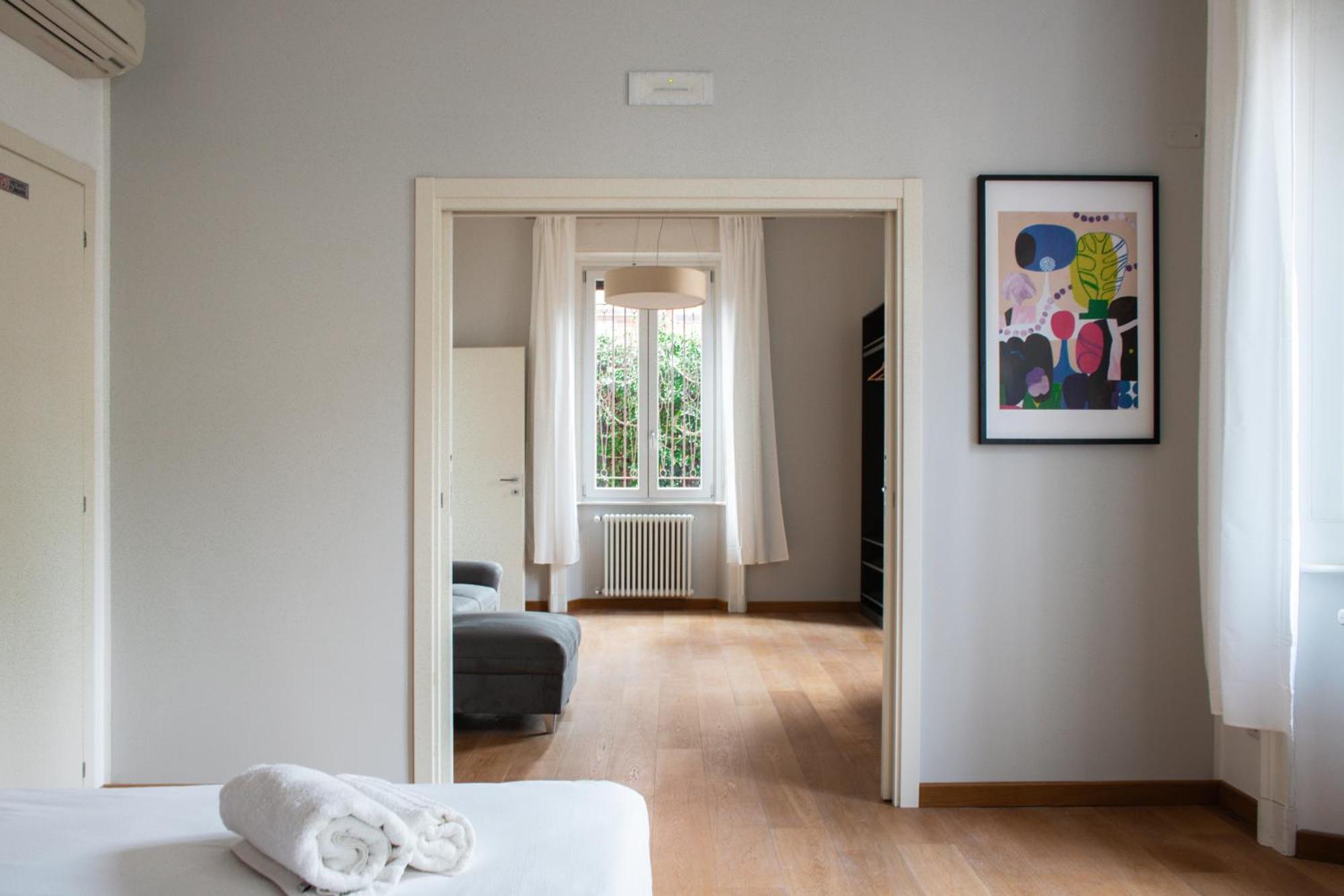 Rrrapido Holy Suites And Rooms - Via Sardegna Милан Экстерьер фото