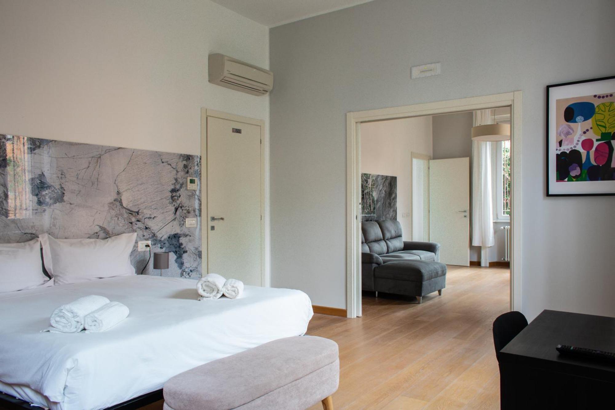 Rrrapido Holy Suites And Rooms - Via Sardegna Милан Экстерьер фото