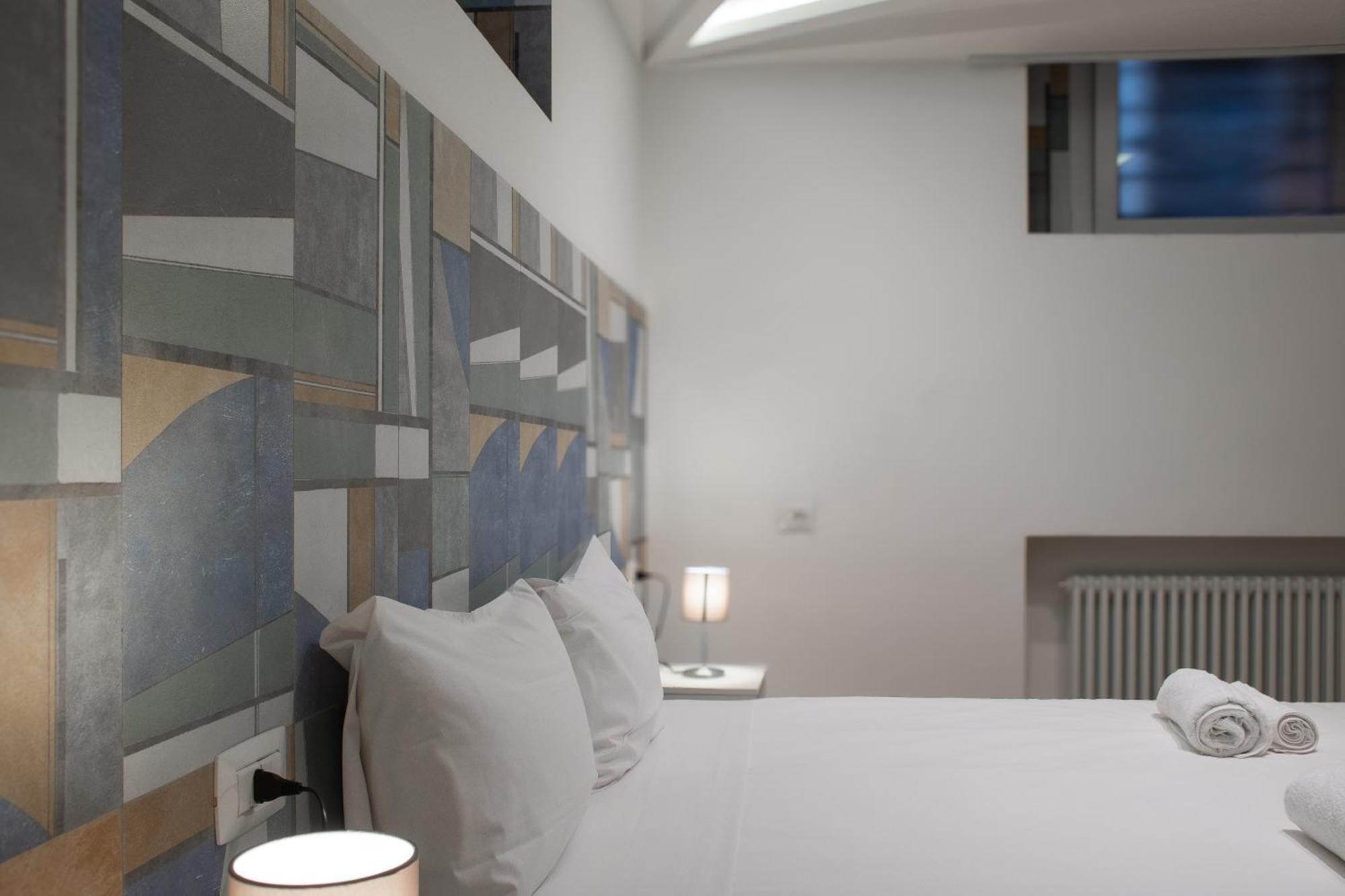 Rrrapido Holy Suites And Rooms - Via Sardegna Милан Экстерьер фото