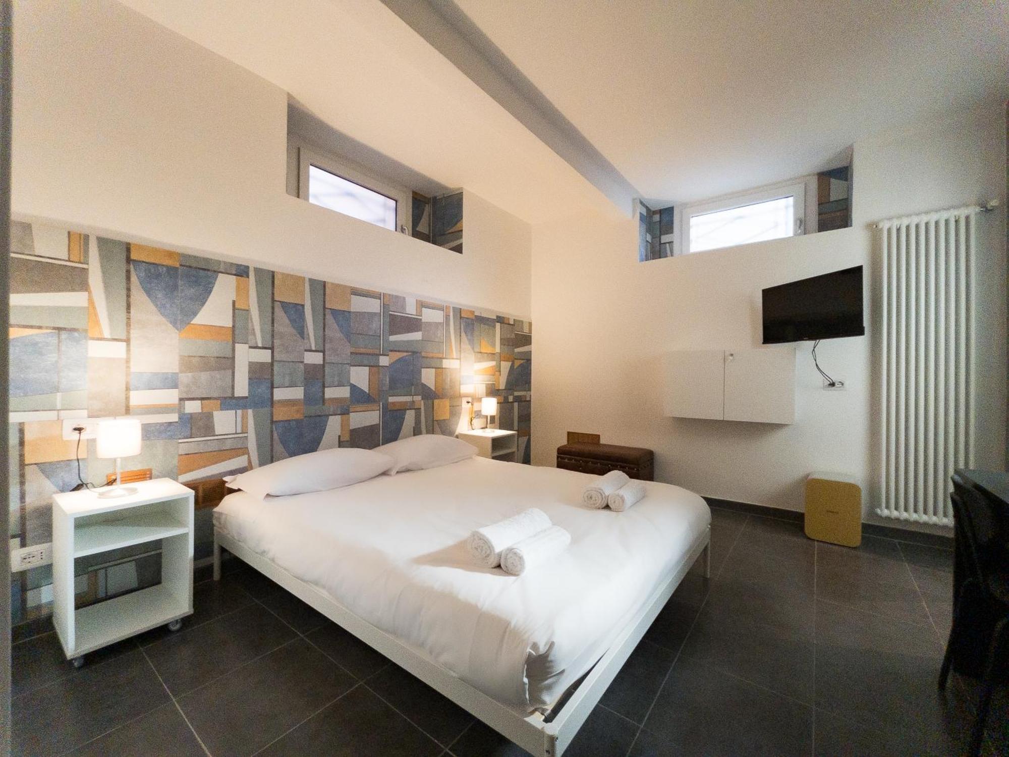 Rrrapido Holy Suites And Rooms - Via Sardegna Милан Экстерьер фото