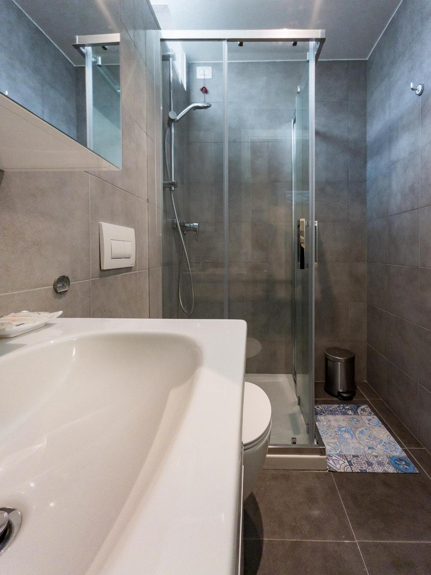 Rrrapido Holy Suites And Rooms - Via Sardegna Милан Экстерьер фото