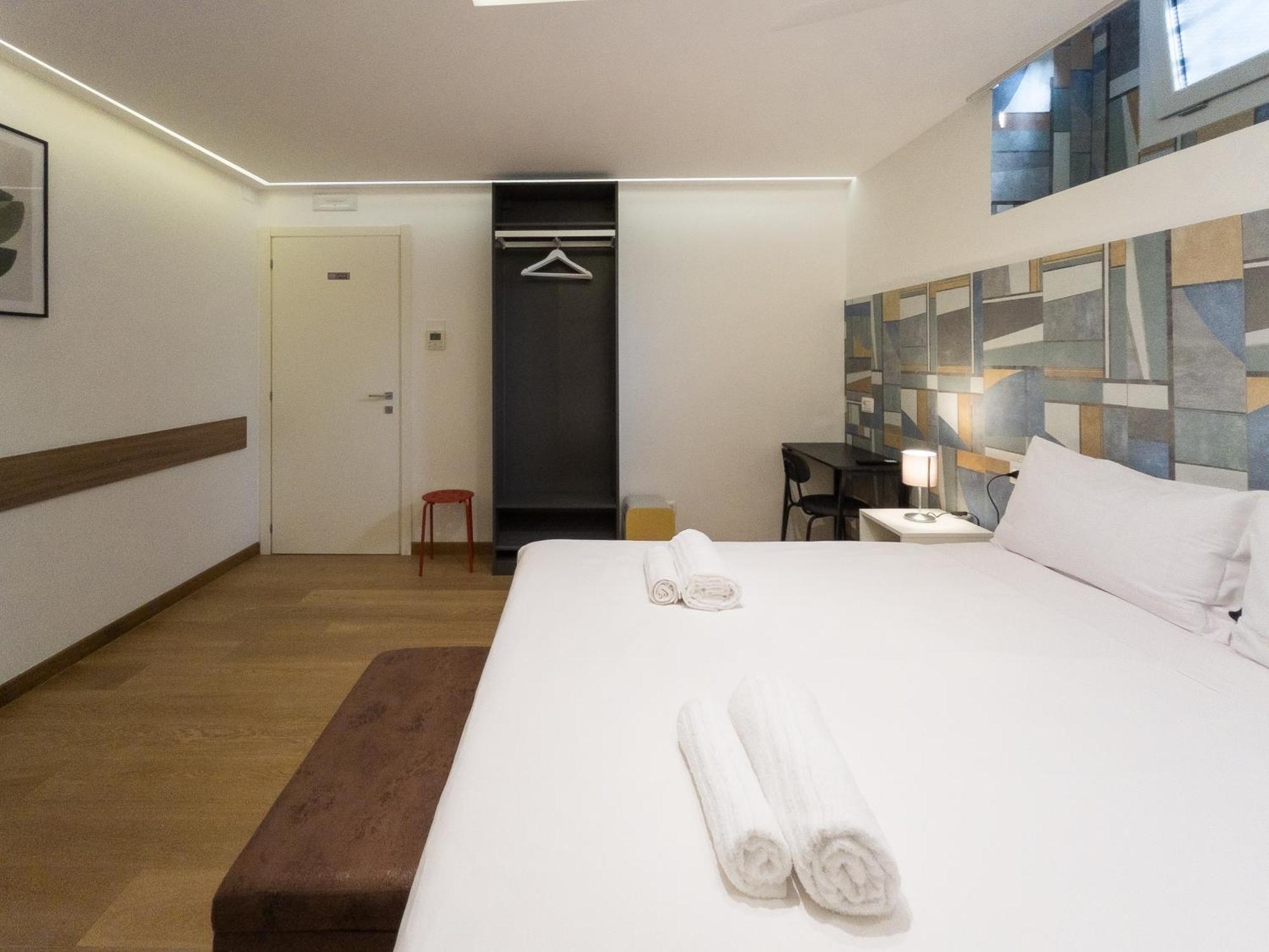 Rrrapido Holy Suites And Rooms - Via Sardegna Милан Экстерьер фото